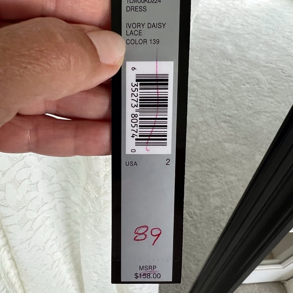 NWT - Tahari Ivory Daisy Lace Fit & Flare dress size 2 - Picture 7 of 7